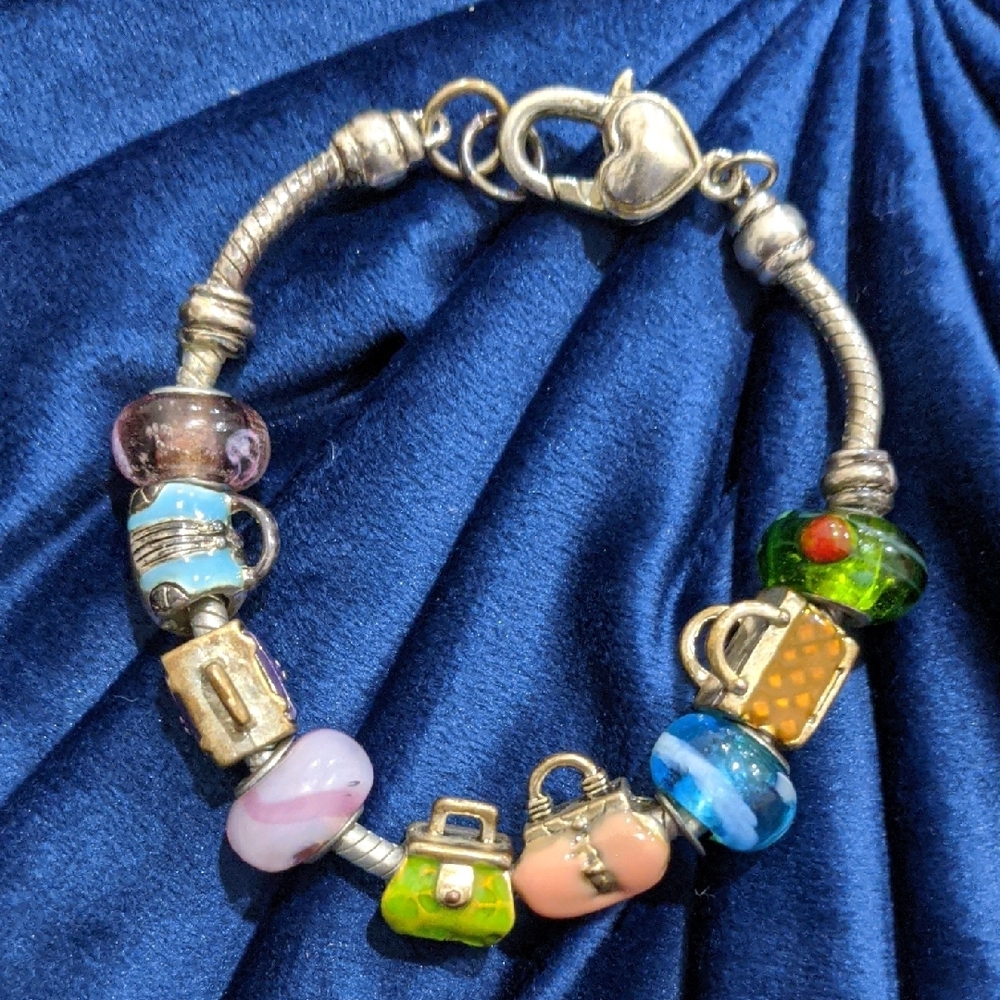 Extremely Well Made Silver Luxury Bag Charms Multicolor Beaded Bracelet